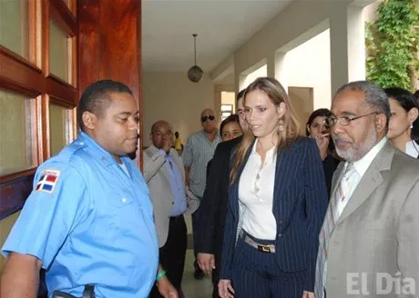 http://eldia.com.do/image/article/21/460×390/0/0C4ED492-3465-4E36-A754-31071DD80F3F.jpeg