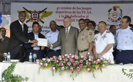 http://eldia.com.do/image/article/20/460×390/0/B3877922-79FB-41C7-863B-20EB5626FDAE.jpeg