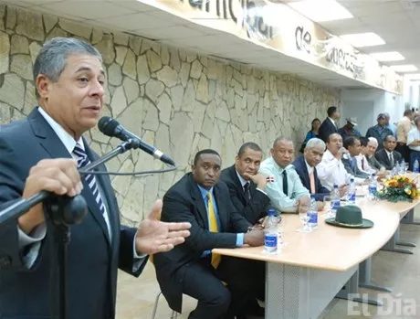 http://eldia.com.do/image/article/20/460×390/0/C234D21C-8B92-45FD-A5CA-230EE6693D86.jpeg