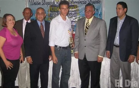 http://eldia.com.do/image/article/24/460×390/0/2B4BEB46-8221-4FAD-9CC7-07F219346DBC.jpeg