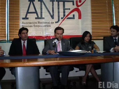 http://eldia.com.do/image/article/25/460×390/0/2CBB47BB-E98B-42B1-A983-5E34ACFD1019.jpeg