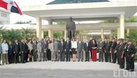 http://eldia.com.do/image/article/27/460×390/0/5DD10844-5C18-4995-BA83-6DE333636B79.jpeg