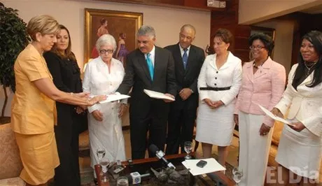 http://eldia.com.do/image/article/25/460×390/0/7BE2471B-8218-4F3E-827E-7254D82B6032.jpeg