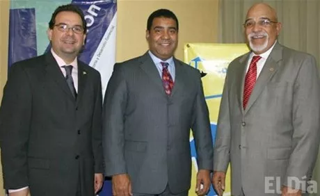 http://eldia.com.do/image/article/27/460×390/0/7E53D10A-1AF3-4216-8B61-D235A70DAF2E.jpeg