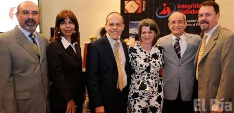 http://eldia.com.do/image/article/31/460×390/0/2BFEECCE-0979-46C8-BED7-C393680E7FE3.jpeg