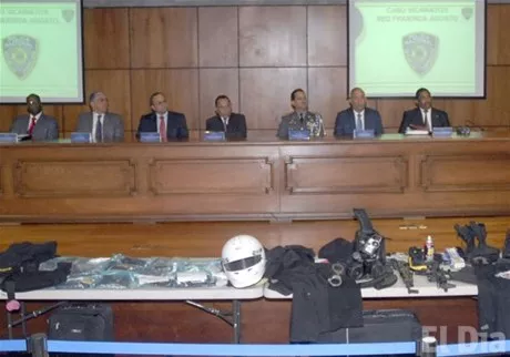 http://eldia.com.do/image/article/31/460×390/0/A9796E73-10CC-4A71-B806-5F515F984A47.jpeg