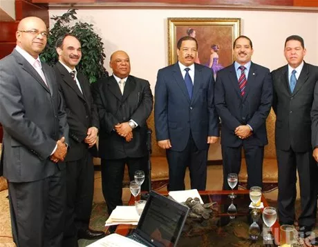 http://eldia.com.do/image/article/30/460×390/0/F3ACEB4D-53AE-4A6C-ABB0-A12267B785DA.jpeg