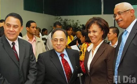 http://eldia.com.do/image/article/32/460×390/0/39CD409E-1586-4763-96F3-51586A867143.jpeg