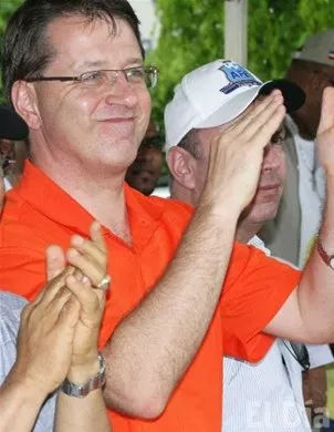 http://eldia.com.do/image/article/34/460×390/0/8CC960DC-7DAE-45E8-A1E6-1EC17259AE33.jpeg