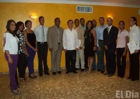 http://eldia.com.do/image/article/37/460×390/0/2FD7E3CE-4C36-411D-851B-563B24DC2D95.jpeg