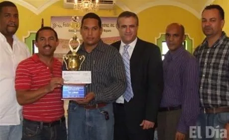 http://eldia.com.do/image/article/37/460×390/0/578AB5F5-0C1F-4D6C-B553-15287BFF61AD.jpeg