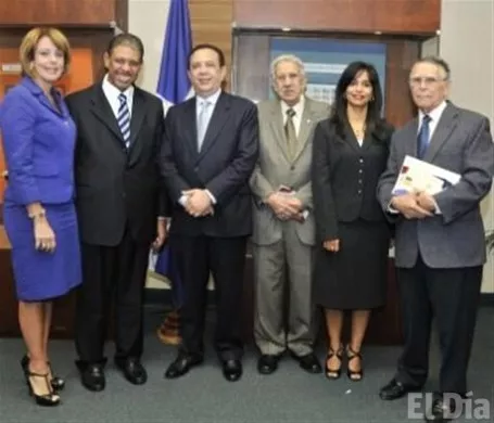 http://eldia.com.do/image/article/36/460×390/0/5F7D1F43-0688-4DA0-BCF7-E6823216CF07.jpeg