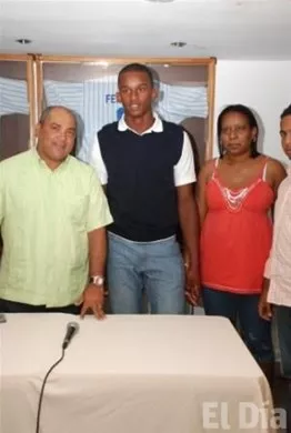 http://eldia.com.do/image/article/36/460×390/0/9C5FB793-1FD1-4D4E-BA81-E882B4201C9D.jpeg