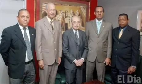 http://eldia.com.do/image/article/37/460×390/0/25151931-2218-4289-B87A-335D3FC45EE9.jpeg