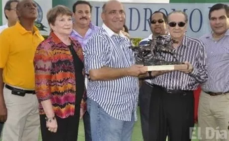 http://eldia.com.do/image/article/41/460×390/0/5964D618-E238-4407-A57F-C2216C4B5C9D.jpeg
