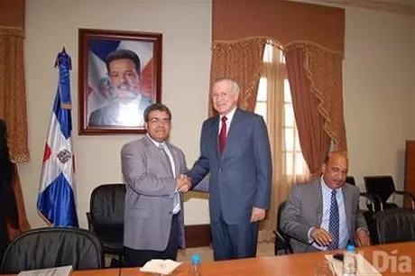 http://eldia.com.do/image/article/41/460×390/0/5C3A760C-B5B2-495E-AB85-2F1357F49406.jpeg