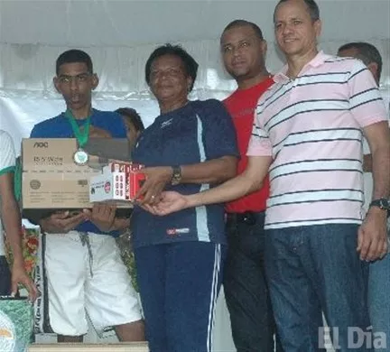 http://eldia.com.do/image/article/42/460×390/0/7CDEC7B9-A677-47D5-AEC9-7FFE01B2252B.jpeg