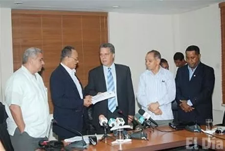 http://eldia.com.do/image/article/41/460×390/0/AADD3196-FFCF-4A9F-AB18-7503B2559590.jpeg