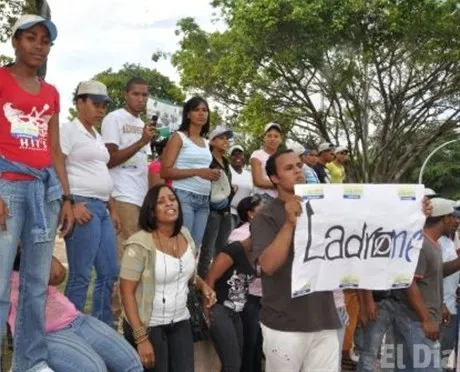 http://eldia.com.do/image/article/49/460×390/0/9FC00118-AEBF-4516-AE2B-47F04DF8DA41.jpeg