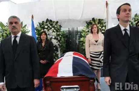 http://eldia.com.do/image/article/49/460×390/0/FD6A24D5-7796-41BE-8FBA-458B2CC94A33.jpeg