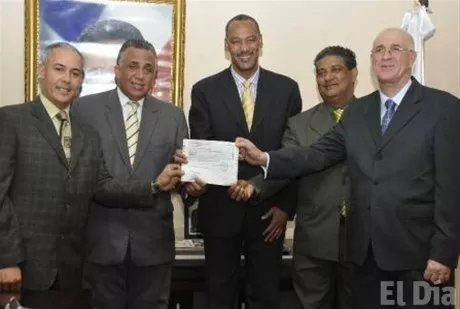 http://eldia.com.do/image/article/61/460×390/0/0BD03340-C005-47C9-89C2-8F9CB3880383.jpeg
