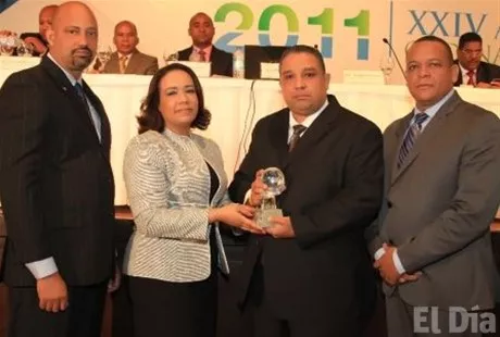 http://eldia.com.do/image/article/62/460×390/0/71AD0A8C-0164-420C-B1F9-0641F7AAE7EA.jpeg