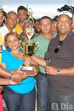 http://eldia.com.do/image/article/76/460×390/0/BF737A4B-E51A-4D2C-B3CB-9B4D23B70AA4.jpeg