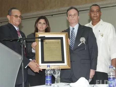http://eldia.com.do/image/article/83/460×390/0/4107BFB1-24E5-4455-8B0D-F08F7BA1AF34.jpeg