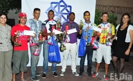 http://eldia.com.do/image/article/83/460×390/0/54D37B9B-3357-414D-A797-0FC8A20982F6.jpeg