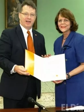 http://eldia.com.do/image/article/83/460×390/0/6FCA73CE-B68C-412C-9832-B9B09823B3D9.jpeg