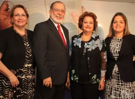 http://eldia.com.do/image/article/82/460×390/0/8FD860C5-D125-4FC5-A527-1CCB190653D4.jpeg