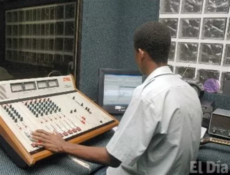 http://eldia.com.do/image/article/89/460×390/0/1B17F798-E2A4-4576-BAE1-E1754F23AE76.jpeg