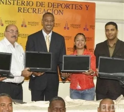http://eldia.com.do/image/article/88/460×390/0/E6F58C4D-5443-4448-B678-A6C8AFCA2256.jpeg
