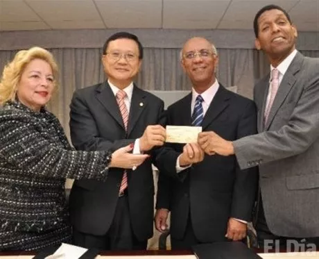 http://eldia.com.do/image/article/90/460×390/0/F4B35B24-FF0D-4976-A20B-9EB6A1B1D47A.jpeg