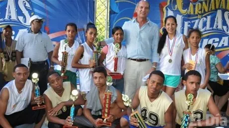 http://eldia.com.do/image/article/93/460×390/0/F208E1C1-0F9F-4491-8FD7-29B52A9AAFFC.jpeg