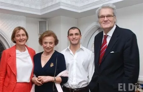 http://eldia.com.do/image/article/98/460×390/0/3E6B87FC-882F-46ED-92AA-7E8B2725BBD7.jpeg