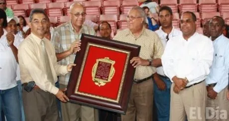 http://eldia.com.do/image/article/98/460×390/0/7821947E-6762-4025-8538-380C811A5940.jpeg