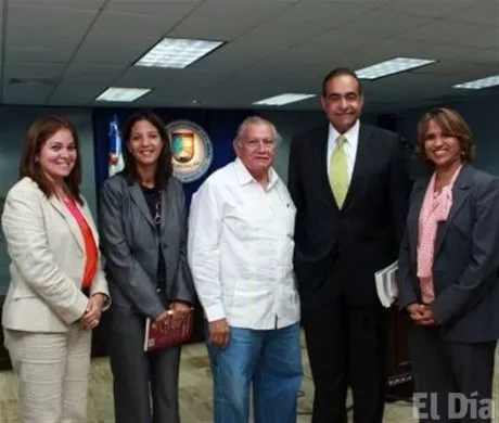 http://eldia.com.do/image/article/101/460×390/0/9A00C722-C7C1-41DA-9249-13C7A9E1B064.jpeg