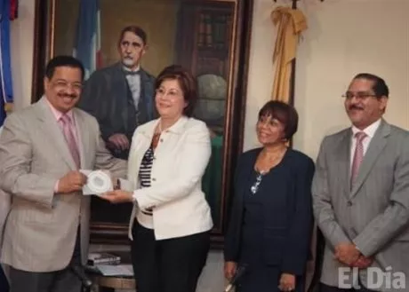 http://eldia.com.do/image/article/100/460×390/0/C3C91F31-2A0D-4F41-A35F-74A48CC39112.jpeg
