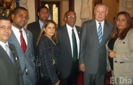 http://eldia.com.do/image/article/104/460×390/0/E57BD3B9-09D5-484A-AB97-CBBCB0D8B0FB.jpeg
