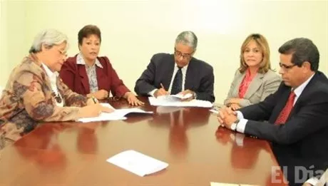 http://eldia.com.do/image/article/106/460×390/0/1E21B167-8BDA-40D0-97F0-77EBD4E54D0A.jpeg