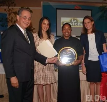http://eldia.com.do/image/article/108/460×390/0/6D7DF664-A242-4459-A21B-ACCC60F95AEF.jpeg