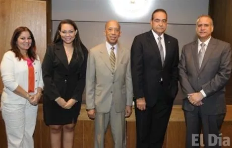 http://eldia.com.do/image/article/113/460×390/0/AB91D7FB-FF01-4221-8BA4-0E47E6D3AB29.jpeg