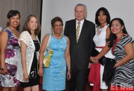 http://eldia.com.do/image/article/112/460×390/0/B5F5DEC7-3705-4866-A155-0111CEEAB525.jpeg