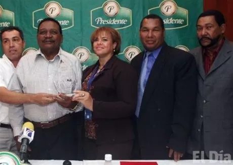 http://eldia.com.do/image/article/122/460×390/0/629C738F-F71E-4B00-A8F9-DA61F309248F.jpeg