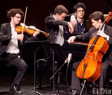 http://eldia.com.do/image/article/121/460×390/0/ECBC716C-6619-4B89-8557-343927CAF200.jpeg