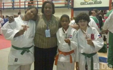 http://eldia.com.do/image/article/125/460×390/0/6E7EDB92-6AFA-4792-B6B0-BF7AAB12BA1D.jpeg