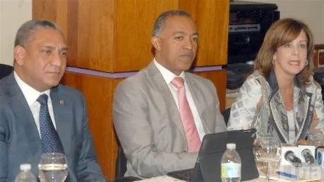 http://eldia.com.do/image/article/124/460×390/0/E3D654C8-10F2-4EFF-AA5E-45F37C2E0EB0.jpeg