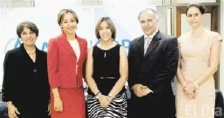 http://eldia.com.do/image/article/135/460×390/0/1A76118D-A6A9-4BD8-BF76-A18F9AF62CD3.jpeg