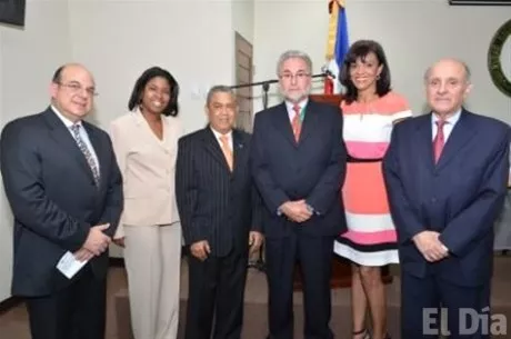 http://eldia.com.do/image/article/135/460×390/0/A48D3283-1254-47E6-9830-7288BD0AC58C.jpeg